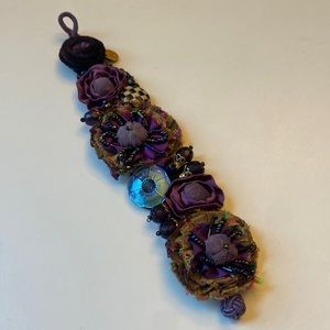 Wearable art bracelet